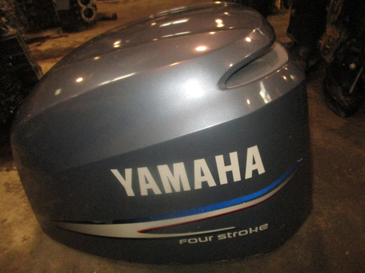 Yamaha 200hp 4 stroke outboard top cowling