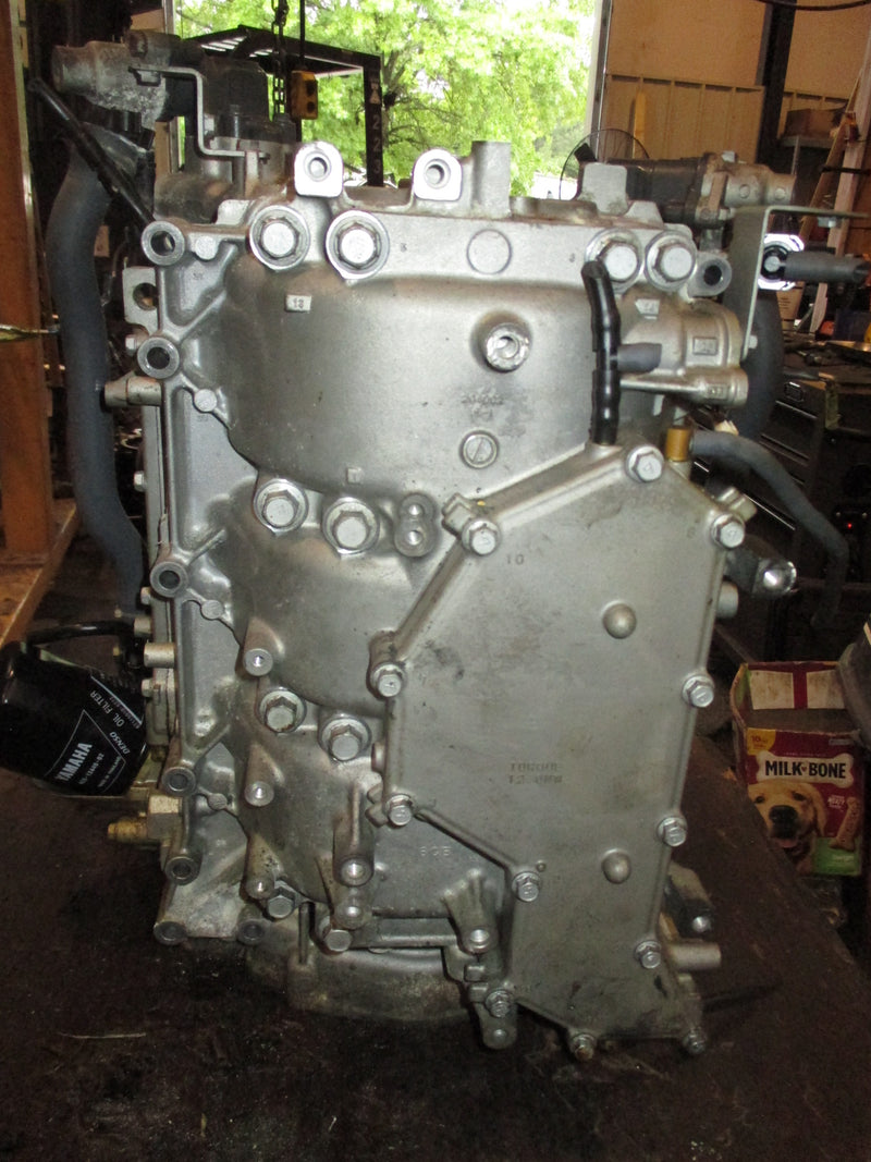 Yamaha 200hp VMAX SHO V6 outboard crankcase block 6CB-15100-10-00