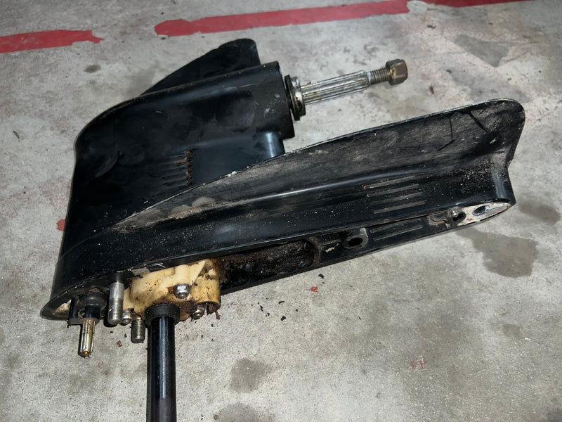 Mercury 50hp 2 stroke outboard lower unit with 15" shaft