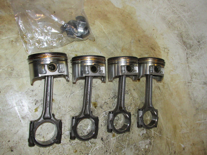Suzuki DF90 90hp 4 Stroke Outboard Piston and Rod Set of 4 (12111-90J01)