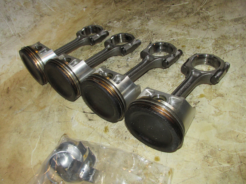 Suzuki DF90 90hp 4 Stroke Outboard Piston and Rod Set of 4 (12111-90J01)
