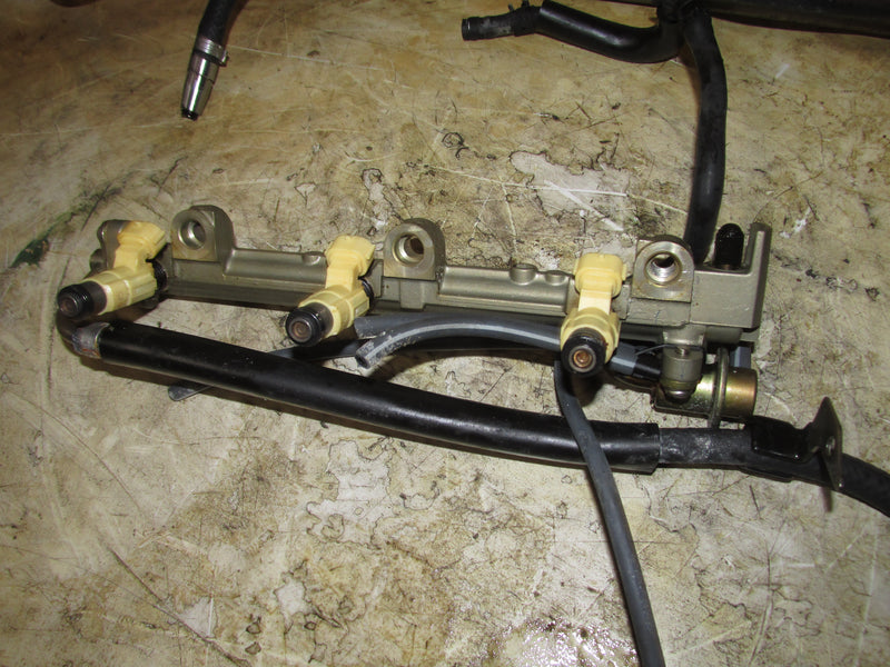 Yamaha 200hp 4 Stroke 3.3L Outboard Fuel rail and injector set (69J-13761-00-00)