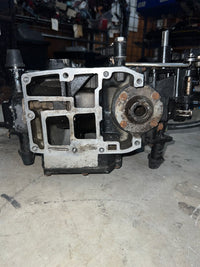 Load image into Gallery viewer, Johnson 50hp 2 stroke outboard crankcase powerhead

