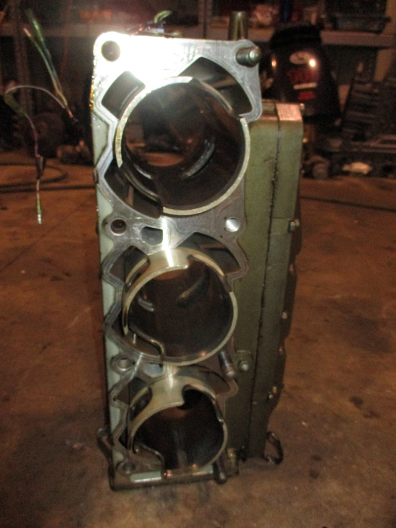 Suzuki DT200 200hp outboard port cylinder block