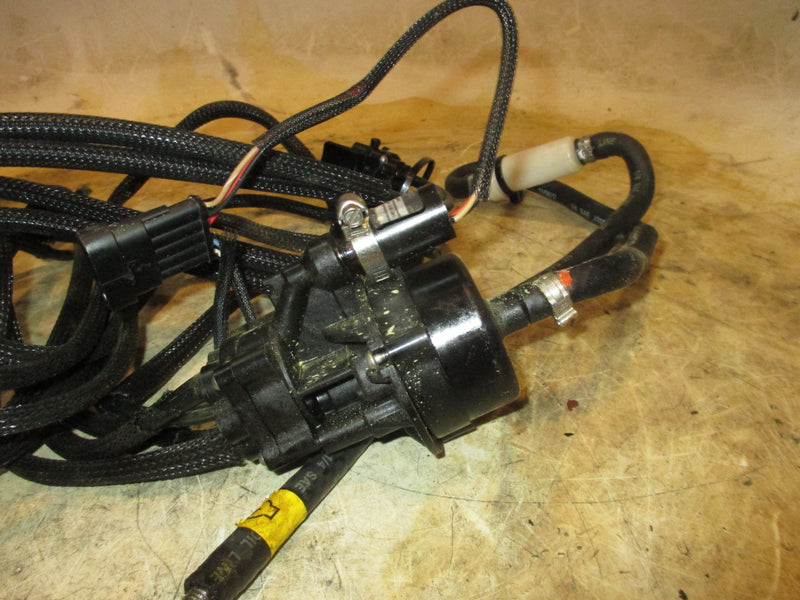 Evinrude Etec 115hp 2 stroke outboard oil injector (5007743)