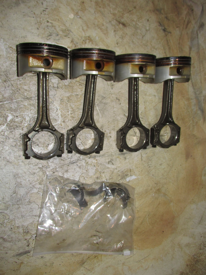 Yamaha 115hp 4 Stroke Outboard Piston and rod set of 4 (68V-W1164-00-00)