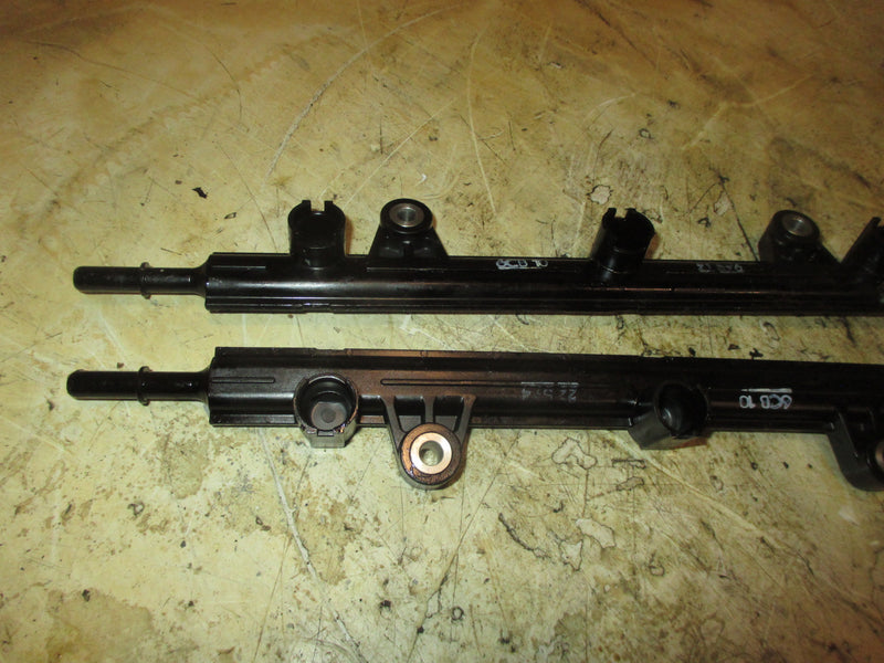 Yamaha 200hp VMAX SHO outboard Fuel Rail Set (6CB-13161-10-00)