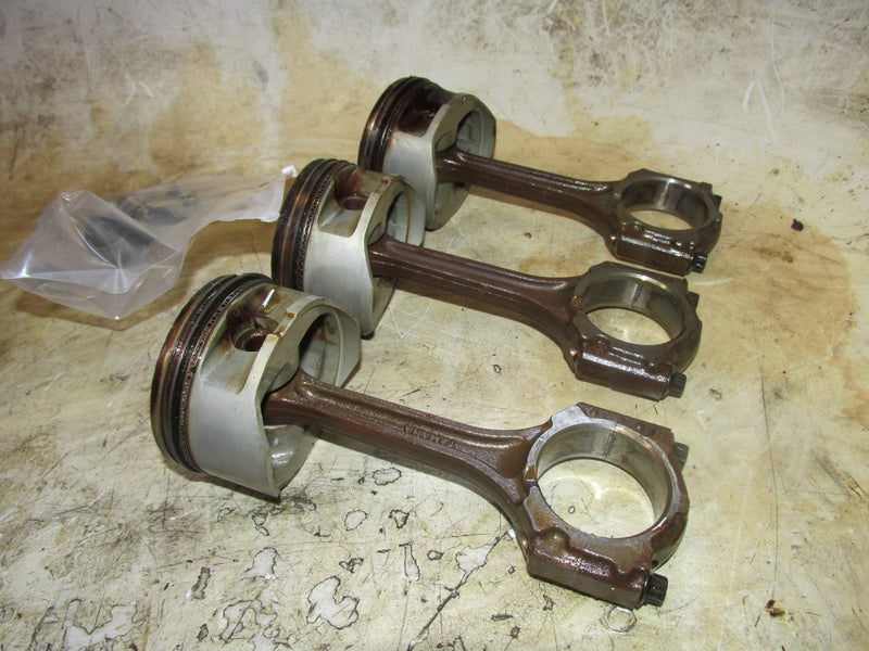 Yamaha 115hp 4 Stroke Outboard Piston and Rod Set of 3 (68V-01)