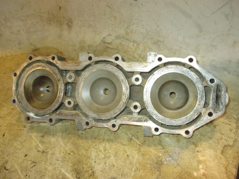 2000 Suzuki DT200 2 Stroke Cylinder head (11110-88040-0ED)