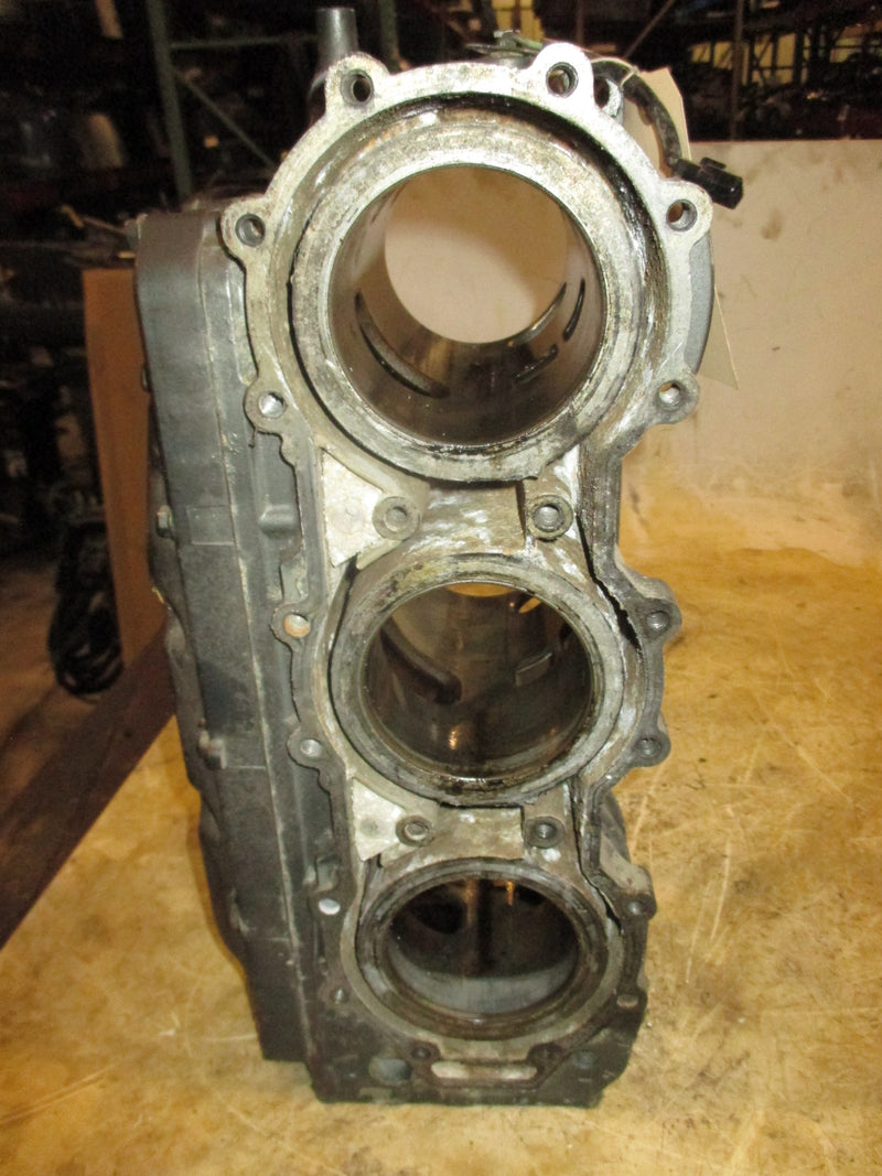 2000 Suzuki DT200 2 Stroke Starboard Cylinder block (11210-88DV0-0ED)