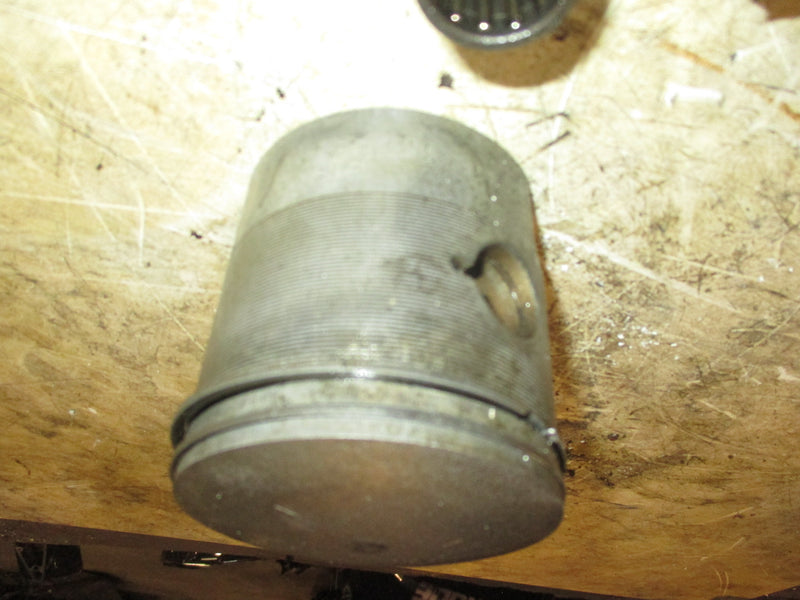 2000 Suzuki DT200 2 Stroke Starboard/Right Piston (12110-88D50)