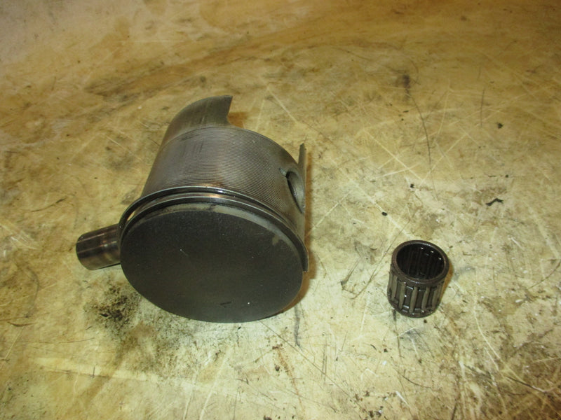 2000 Suzuki DT200 2 Stroke Port/Left Piston (12120-88D50)