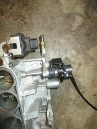 Load image into Gallery viewer, Yamaha 200hp HPDI outboard throttle body with sensor (68F-13751)
