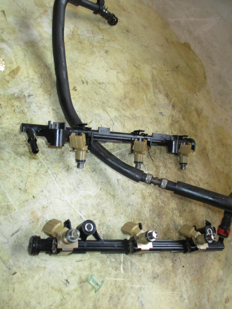 Yamaha 250hp 4 stroke outboard fuel rail and injector set (6P2-13160-10-00)