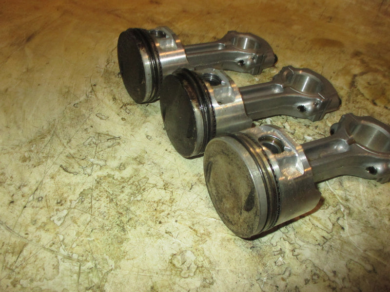 Mercury 25hp 4 Stroke outboard Piston and Rod Set of 3
