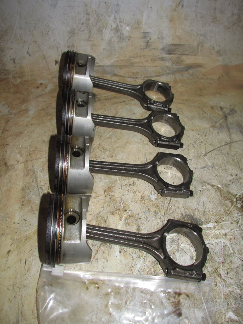 Yamaha 90hp 4 Stroke Outboard Piston and rod set of 4 (6D8-21)