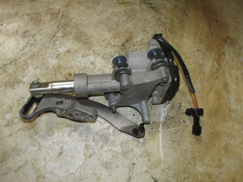Yamaha 300hp 4.2L 4 Stroke Outboard Shift Actuator (6DV-4820A-00)