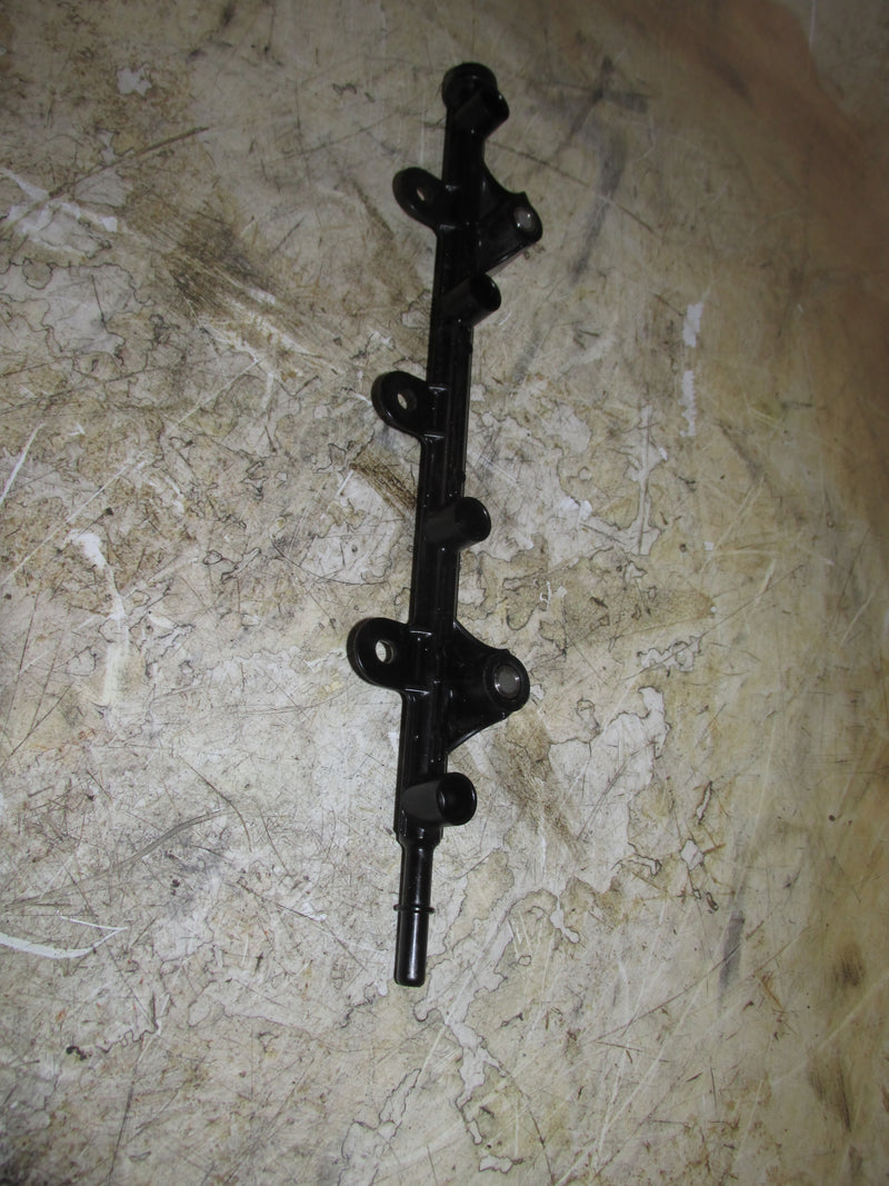 Yamaha 90hp 4 Stroke Outboard Fuel rail (6D8-13161-00-00)