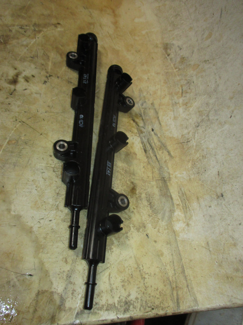 Yamaha 250hp VMAX SHO outboard fuel rail set (6CB-13161-10-00)