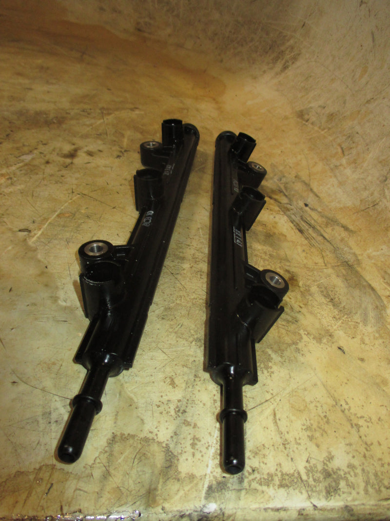 Yamaha 250hp VMAX SHO outboard fuel rail set (6CB-13161-10-00)