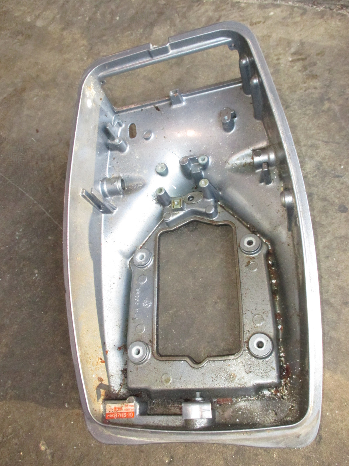 Yamaha 8hp 2 stroke outboard bottom cowling (6N0-00)