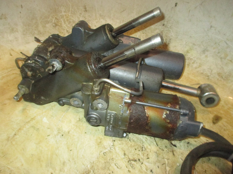 Yamaha 225hp OX66 2 Stroke outboard Tilt Trim Unit (Parts)