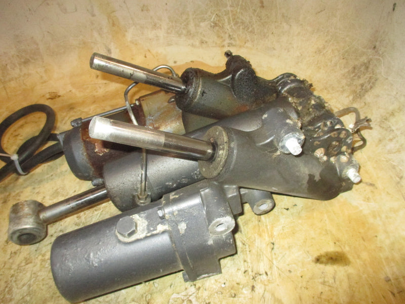 Yamaha 225hp OX66 2 Stroke outboard Tilt Trim Unit (Parts)