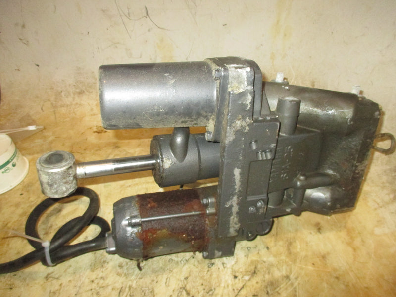 Yamaha 225hp OX66 2 Stroke outboard Tilt Trim Unit (Parts)