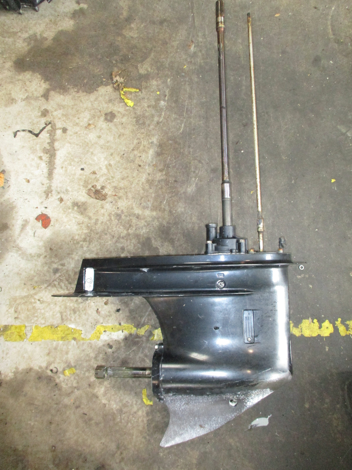 Suzuki DF140 outboard 25" shaft lower unit