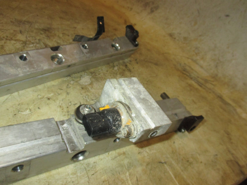 Yamaha 300hp HPDI 2 Stroke outboard fuel rail set (60V-13161-00)
