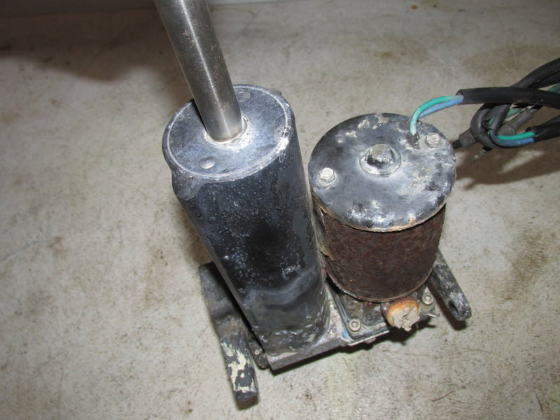 Force/Mercury 90hp 2 Stroke Outboard Tilt Trim Unit (Parts)