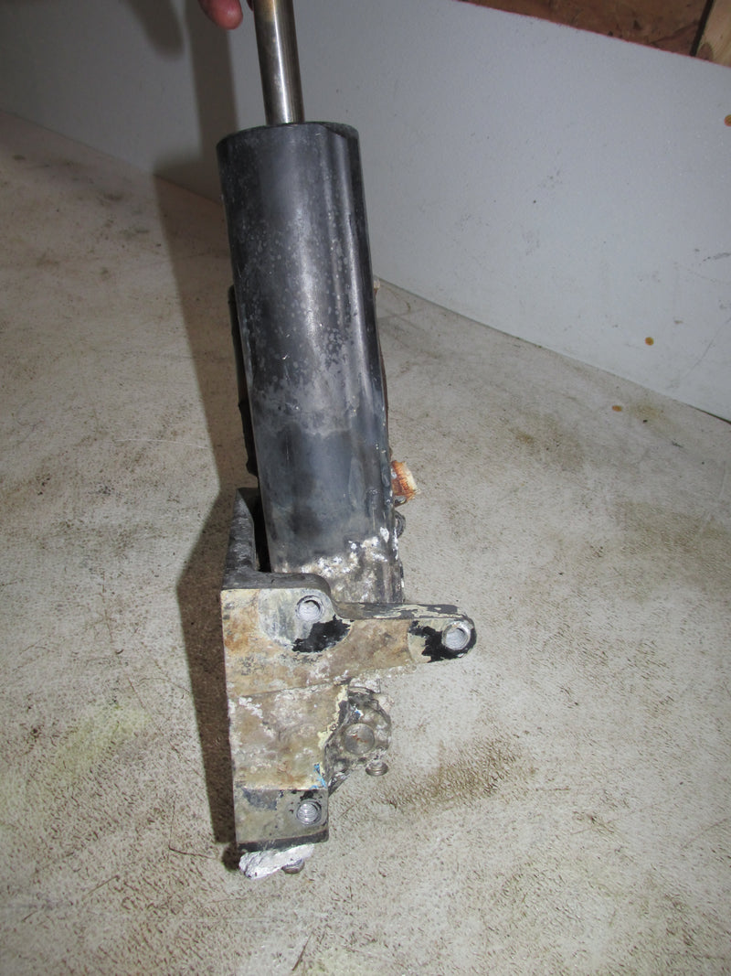 Force/Mercury 90hp 2 Stroke Outboard Tilt Trim Unit (Parts)