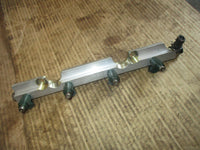 Load image into Gallery viewer, Suzuki DF70A 70hp 4 stroke outboard Fuel rail and injector set 15710-87L00
