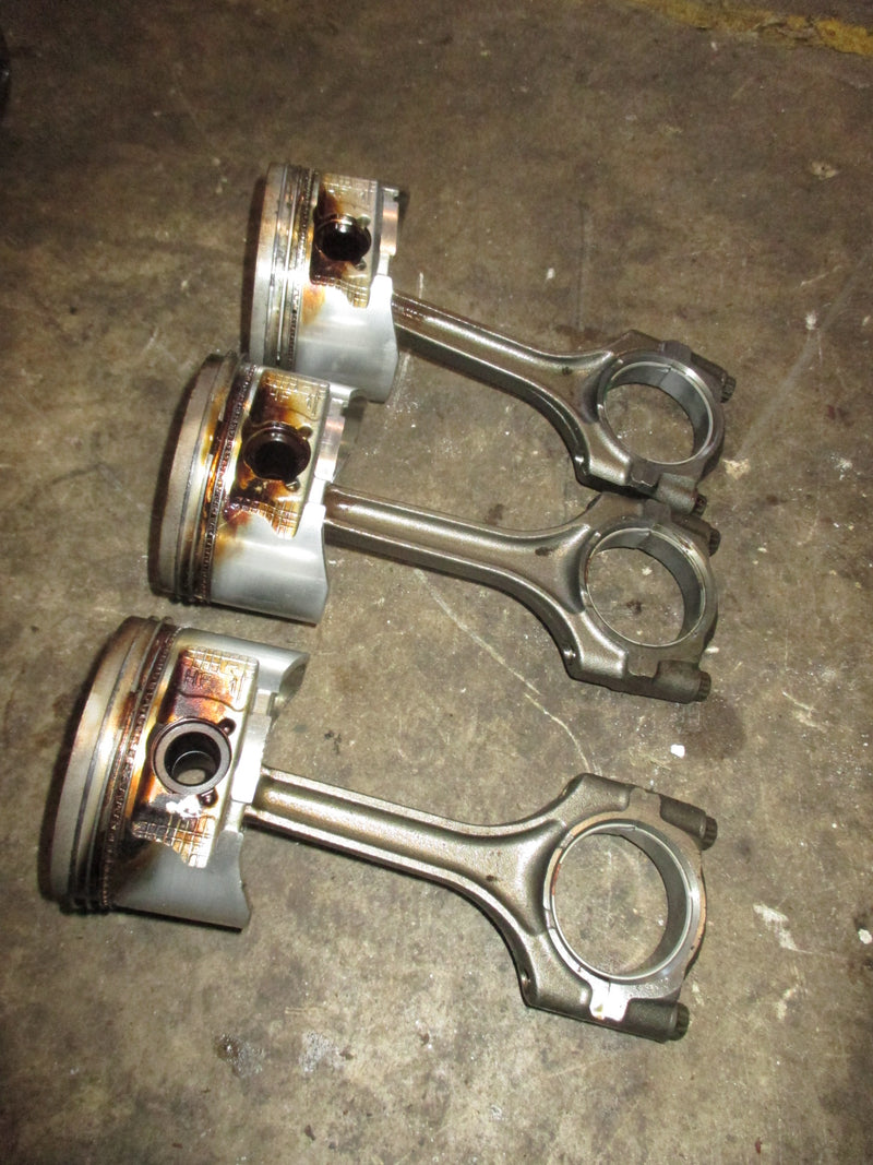 Honda BF130A 130hp outboard piston and rod set of 3 (ZW5)
