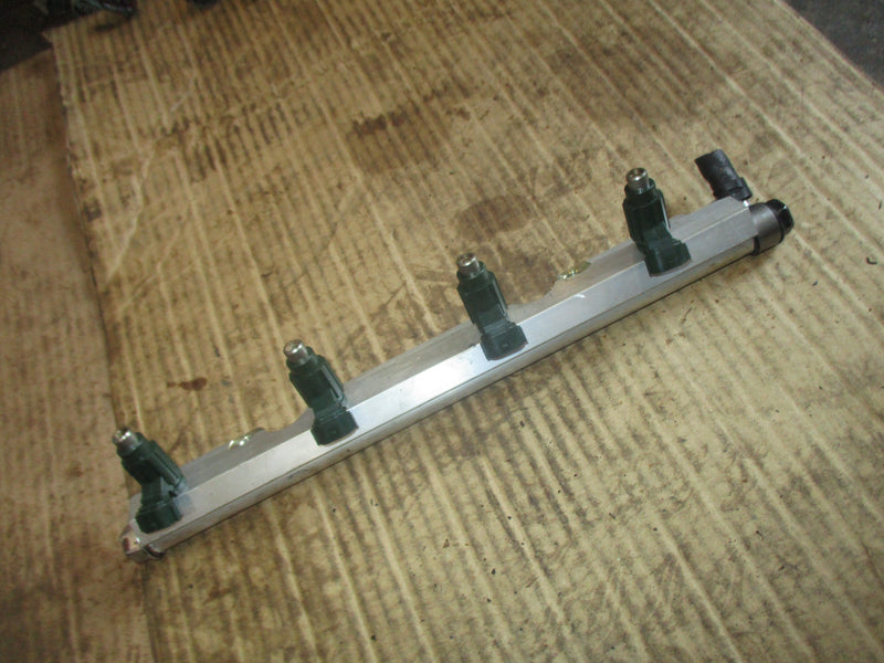 Suzuki DF70A 70hp 4 stroke outboard Fuel rail and injector set 15710-87L00