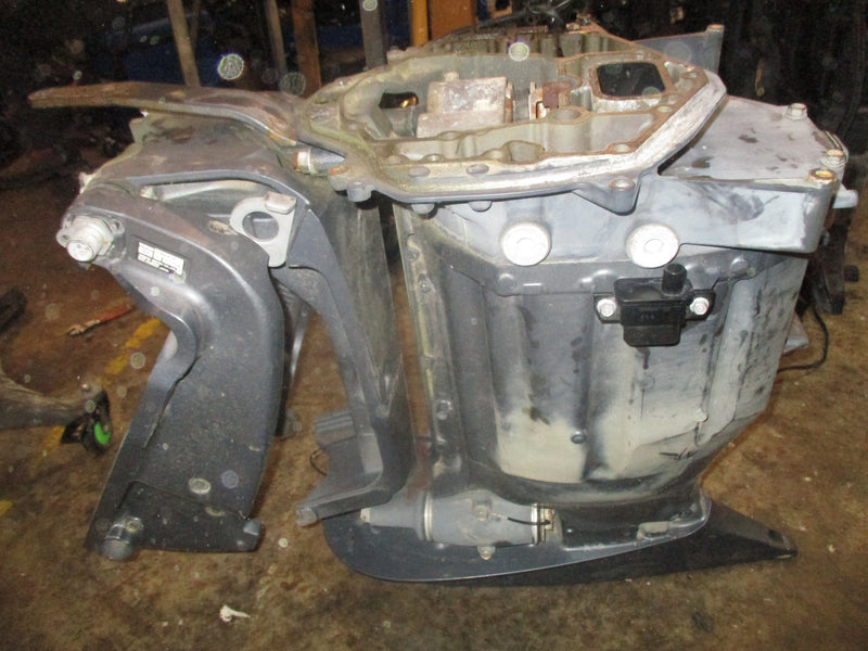 Yamaha 300hp 4stroke 4.2L outboard 25" mid section