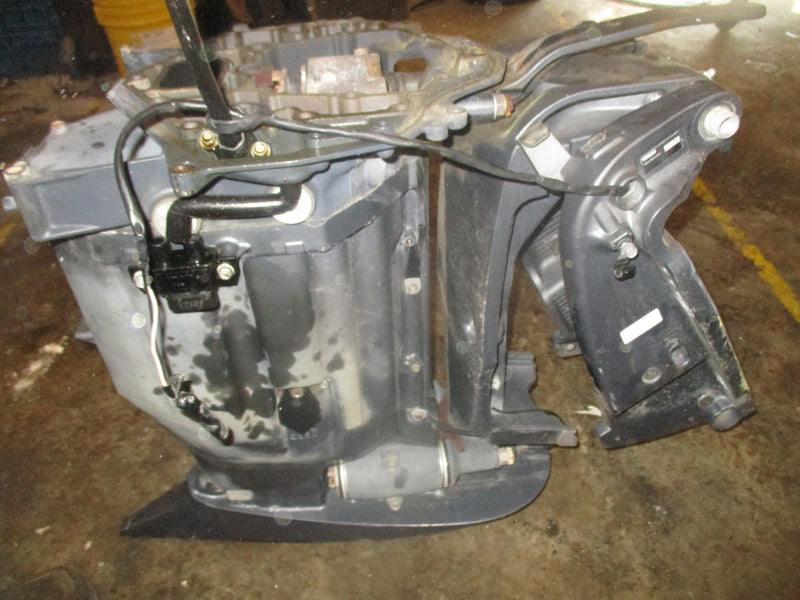 Yamaha 300hp 4stroke 4.2L outboard 25" mid section