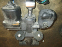 Load image into Gallery viewer, Suzuki DF 140 hp 4 stroke outboard Tilt trim unit
