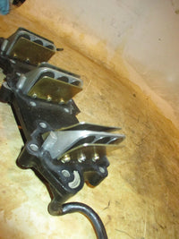 Load image into Gallery viewer, Johnson 70hp 2 stroke outboard intake manifold with reeds (323689)
