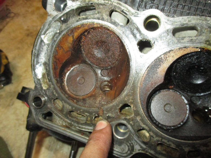 Suzuki DF70 70hp 4 stroke outboard cylinder head