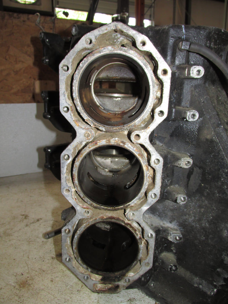 Evinrude 225hp Ocean Pro outboard Crankcase Block (333619)