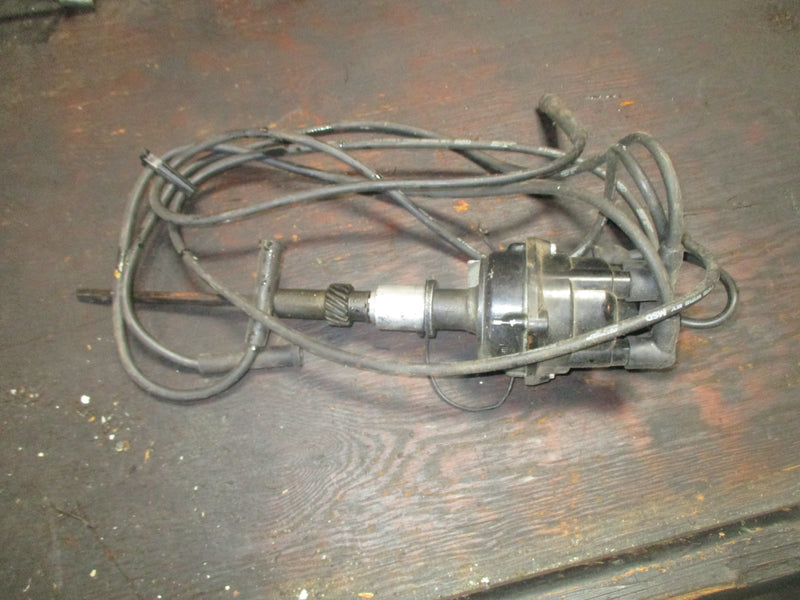 Mercury Marine Mercruiser 470 distributor with plug wires