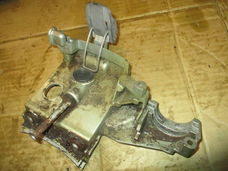 Honda 90hp 4 stroke outboard front cowling latch (40154-ZY9-000ZA)