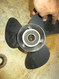 Load image into Gallery viewer, Johnson 90hp 2 stroke outboard aluminum propellor (14x19-176215)
