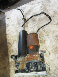 Load image into Gallery viewer, Mercury 90hp 4 stroke outboard tilt trim unit
