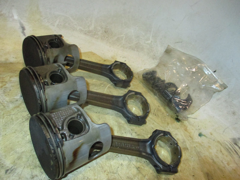 Yamaha 250hp 2 stroke OX66 outboard starboard piston and rod set of 3 (62J-02)