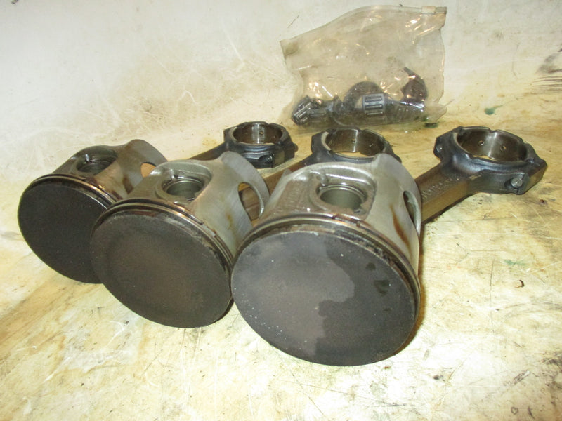 Yamaha 250hp 2 stroke OX66 outboard starboard piston and rod set of 3 (62J-02)