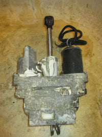 Load image into Gallery viewer, Johnson 90hp 2 stroke outboard tilt trim unit
