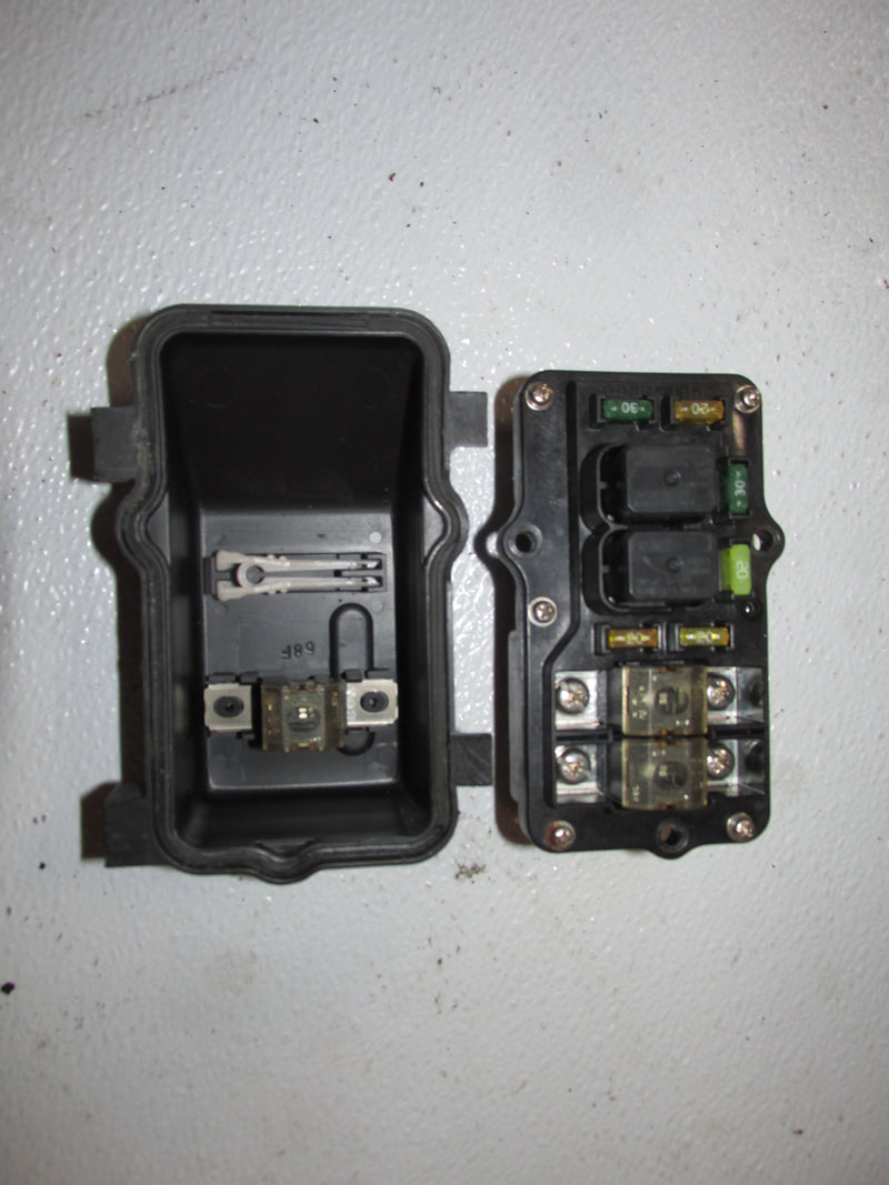 Yamaha 150hp HPDI 2 Stroke Outboard Fuse Box (68F-82160-01-00)