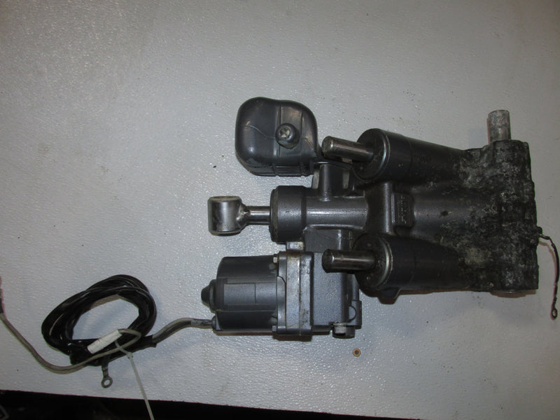 Yamaha 150hp HPDI 2 Stroke Outboard Showa Tilt Trim Unit (68F-43800-01-4D)